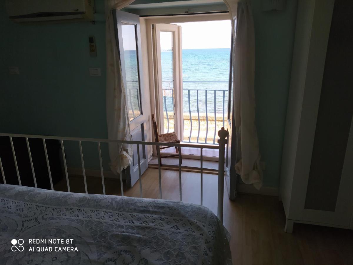 La Casetta Azzurra Naxos Джардини-Наксос Экстерьер фото
